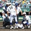 健大高崎にアクシデント　4番・佐藤が頭部死球で動けず→担架で搬送、場内騒然