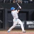 【日本ハム】新庄監督大喜び！北海道出身ルーキー常谷拓輝がプロ初安打　記念球返却を猛アピール