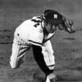 ２リーグ制へ移行後、唯一の防御率０点台は？　選手兼任監督の年に達成【プロ野球記録企画】