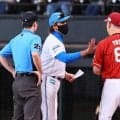 日本ハム・新庄監督、楽天・吉井監督がメンバー交換で話し込む　新庄監督が「５」示す場面も　前日楽天投手陣から５つの死球