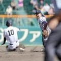 「感動しちゃった」「すげー！！」白樺学園の２年生二遊間が超絶プレー　ダイブからのバックハンドグラブトス→素手捕球で一塁送球　甲子園が騒然