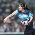 「たまげてしまった」ベルーナＤ降臨の美人声優に反響　巨大キャラクターとともに登場し可憐投球「かわいい」