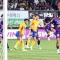 【Ｊ２藤枝】開幕戦で２発快勝…地元出身のＤＦ鈴木翔太が先制ヘッド…槙野智章監督は恩師に恩返し勝利