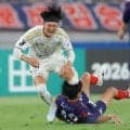ＦＣ東京、開幕戦は悪夢の５失点大敗　サポーターは大ブーイング　前半にＤＦ橋本が痛恨の一発レッド　試合前に長友がコールリーダー務めるも実らず