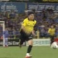 「反則だろ」24歳日本代表FW、交代直後の超加速→60m級ドリブルにスタジアム騒然「ヒットマンかよ」圧巻のファーストプレーに相手ファンも恐々