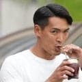 ｢マジでなんちゅー作戦なの槙野監督w｣ベンチ前に掲げられた｢マテ茶｣｢白い犬｣｢爆弾｣｢合コン｣のイラスト入り作戦ボードにファン困惑！｢想像よりデカくて吹いた｣