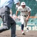 日南学園・代走の川崎　送りバント空振りも三盗成功　サヨナラへ勢い