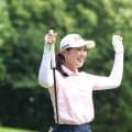 初優勝の吉沢柚月、トロフィー持ち笑顔で報告　宮里藍さんも「おめでとうーー！！」祝福コメント