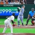 【阪神】佐藤輝明リノシー弾！　広告主から「100万円」のアナウンスに手を上げて喜ぶ