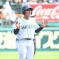 仲間に話しかけ、時間かけて聞く　ベンチから引っ張る岡山学芸館主将