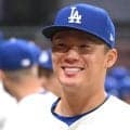 山本由伸　スネルが「私の兄弟」ニコニコ２ショにファン反響「由伸大好き！が全身から溢れて」「本当に最高」「安定のツーショット」