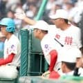 智弁和歌山　ビデオ検証求めるも判定変わらずアウト　初回の攻撃で三塁クロスプレー