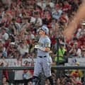 阪神・佐藤輝　八回２死満塁シフトにやられた　新人から６年連続規定打席到達も５試合ぶり無安打「また明日」