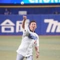 【中日】「DRAGONS LEGENDS DAY」選手が立浪和義氏らレジェンドの球をキャッチ
