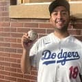 大谷HRをスマホ撮影→ボールゲット「何かがこっちに飛んでくる」　ド軍ファンの男性笑顔