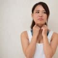 二重あごの原因は肥満だけではない？おすすめ改善法