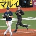 阪神・中野が四回守備から退く　藤川監督「ゲームの中で起こったことですので。明日以降を見て」と説明も「もう大丈夫でしょう（笑）」