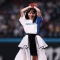 「あの子可愛いな」エスコン降臨の話題アイドル、可憐投球に反響「髪型がレアで可愛くて最高」「投げ方めっちゃ綺麗」