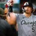 村上宗隆が“謎ダンス”「誰に伝授された？」　仲良し同僚に披露…MLBも注目した「ノリノリ」
