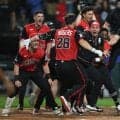 「この勝ち方は超熱い」ホワイトソックスだけ“ホームランダービー”　6回に3者連続弾で同点→9回に劇的サヨナラ弾で勝利…ボールキャッチの女性も大喜び