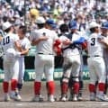 甲子園激闘から1時間…激写された“青春の1枚”　勝敗の垣根を越えたノーサイドの精神