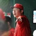 広島・新井監督　捕逸の石原を途中交代　石原コーチ「状況判断や投手のことも考えないと」　２戦連続零封負けで最下位転落