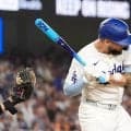 ドジャース　好守巧打トーマスが昇格　右手甲骨折のパへスがIL入り