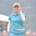 【女子ゴルフ】１９歳・鳥居さくらが首位ターン　荒木優奈、神谷そらと並んで後半へ　桑木志帆は６位で追走