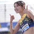 「おへそ見えてて…」人気女子ハードラーの“個性的”なファッションが反響「ジョジョのキャラクターが着てそうな」