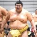 熱海富士が申し合い稽古で10番取り７連勝含む８勝２敗、土俵下に落ちヒヤリも大事至らず順調
