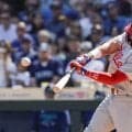 シュワバーＭＬＢ最速４０号　２年連続キングへ加速　大谷に１０差　フィリーズ直近１２戦１０勝　４月監督解任後劇的Ｖ字回復　逆転地区３連覇へ首位ブレーブスに接近