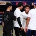 【阪神】桐敷拓馬が大山、坂本とともに中日井上監督に謝罪　前夜の死球で土田が右肩甲骨骨折