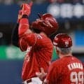 【楽天】「野球では負けない」！203cmのマッカスカーが213cmのジェリーから先制打