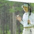 腰は「ずーっと痛い」けれど…復帰2カ月の脇元華が今季初の首位発進