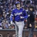 大谷翔平がサイ・ヤング賞左腕に苦戦　珍しく高めのボール球にバット止まらず　空振り三振で首かしげる　解説「振りながら『真っすぐかー』って振ってる」