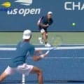 壮絶な打ち合いに観客からどよめき…錦織圭は思わずガッツポーズ！予選決勝の舞台に刻まれた名場面