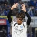 【町田】小川航基、なぜかバットマン姿でデビュー！アウェー水戸戦で古巣ピッチに後半37分から