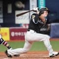 【ソフトバンク】栗原陵矢３試合連続打点も笑顔なし　守備で悪送球、痛恨適時失策で先制点与える