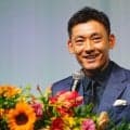 西武・栗山巧は「唯一無二の選手」、渡辺久信氏が引退会見にサプライズ登場　元指揮官が伝えた感謝