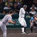 【阪神】甲子園に怒号！佐藤輝明も当てられた　前夜は森下翔太が死球受け「左前腕部の打撲」