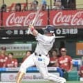 西武・栗山巧 引退試合4打席目で安打