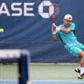 “大卒の星”島袋将　世界２９位の第２６シード相手に、第１セット奪うも逆転負け