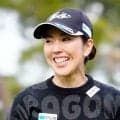 えっ渋野日向子が１人で電車に！？女子ゴルファー・笠りつ子が“奇跡”を報告　ともにプライベートの私服姿→電車内でレアな自撮り２ショ