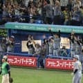 えっ！阪神　森下翔太が最敬礼してる　投手・高橋遥人が完璧先制Ｖ打→三塁ベンチで深々頭下げる　雰囲気の良さが伝わるシーン
