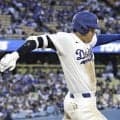 大谷翔平がヒヤリ　一塁から一気に本塁突入狙うも急ブレーキ　三塁ベースへ倒れ込みながら帰塁　両膝に手をつく場面も