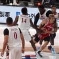 「審判さんマジすか？」バスケ日本戦の“疑惑ジャッジ”に不満続出！首や太腿に接触→映像判定でノーマルファウル「逆に何したらアンスポなん？」