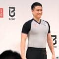 驚異の肉体美に感嘆…ユニクロ製ウェアが審判員にシンデレラフィット「ちなみにサイズは…」