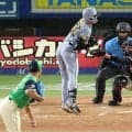 阪神　元山飛優への死球で異例の光景　ぶつけたヤクルト・山野が打席付近へ歩み寄って謝罪→元山も体をポンポン　大学同級生＆ヤクルト同期入団の関係
