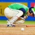 【ヤクルト】宮本丈が右肘に死球受け苦悶の表情、プレー続行も…直後の守備でベンチに退く
