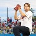 「ずっと綺麗」“奇跡の41歳”に喝采　抜群スタイル、透明感…大暴投も「これぞ秋田美人」